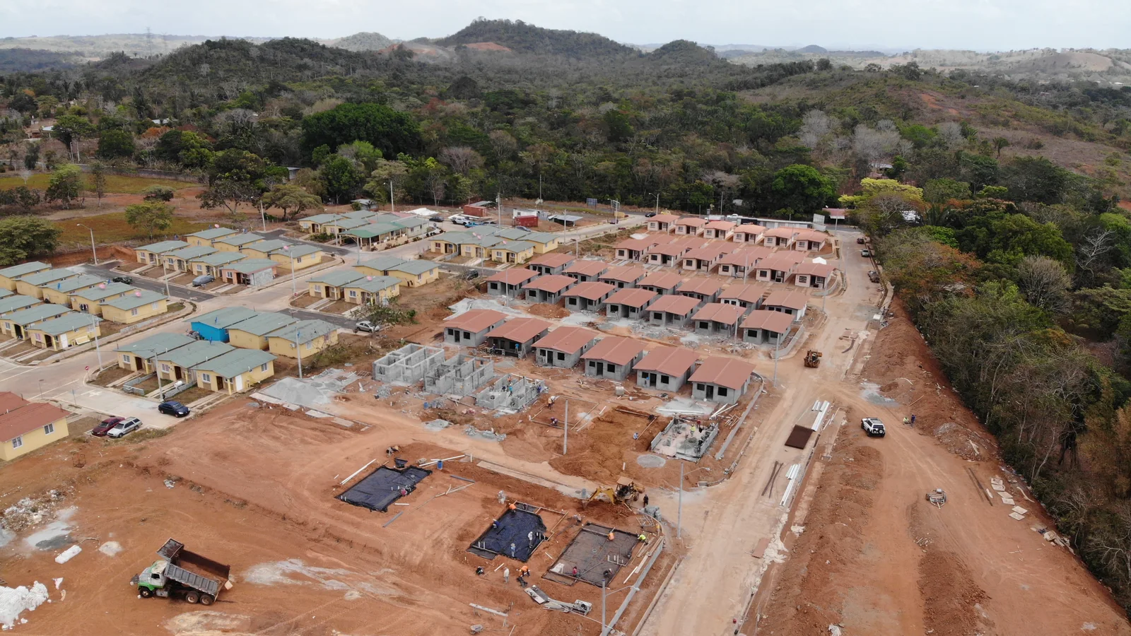 Desarrollo residencial contiguo de El Laurel y Los Naranjos visto desde el aire