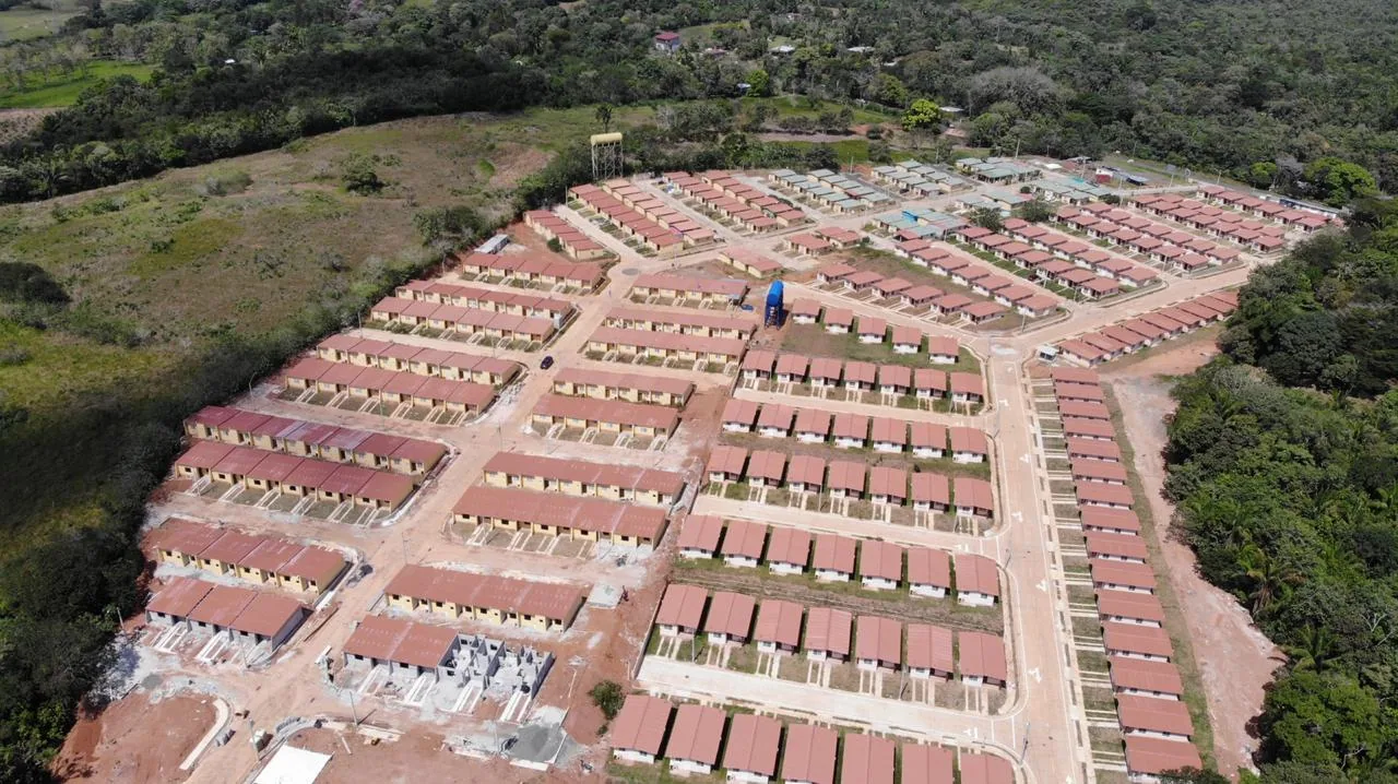 Vista aérea conjunta de desarrollos residenciales ejecutados en el sector de El Espino
