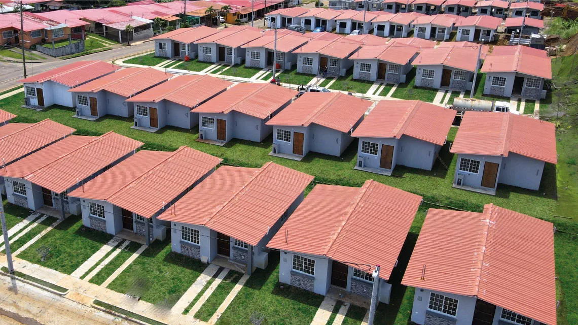 Vista aérea del conjunto residencial terminado Los Palmitos de Arraiján